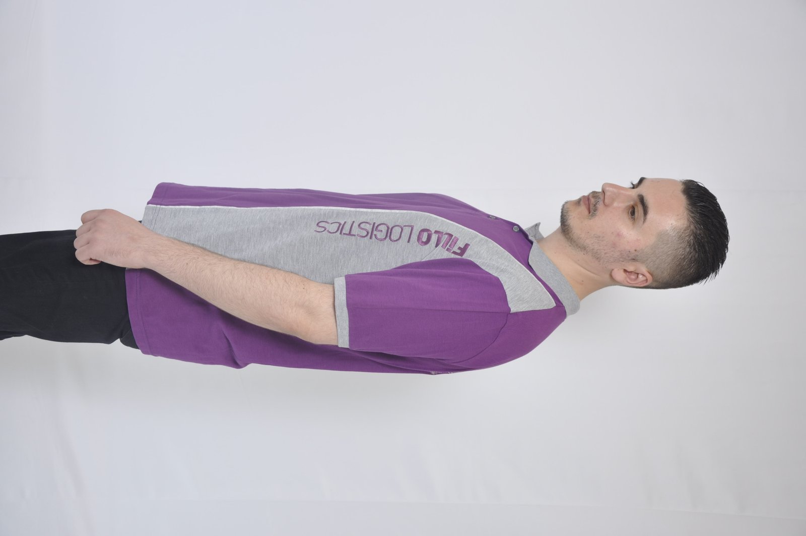 Üç düyməli işçi köynəyi