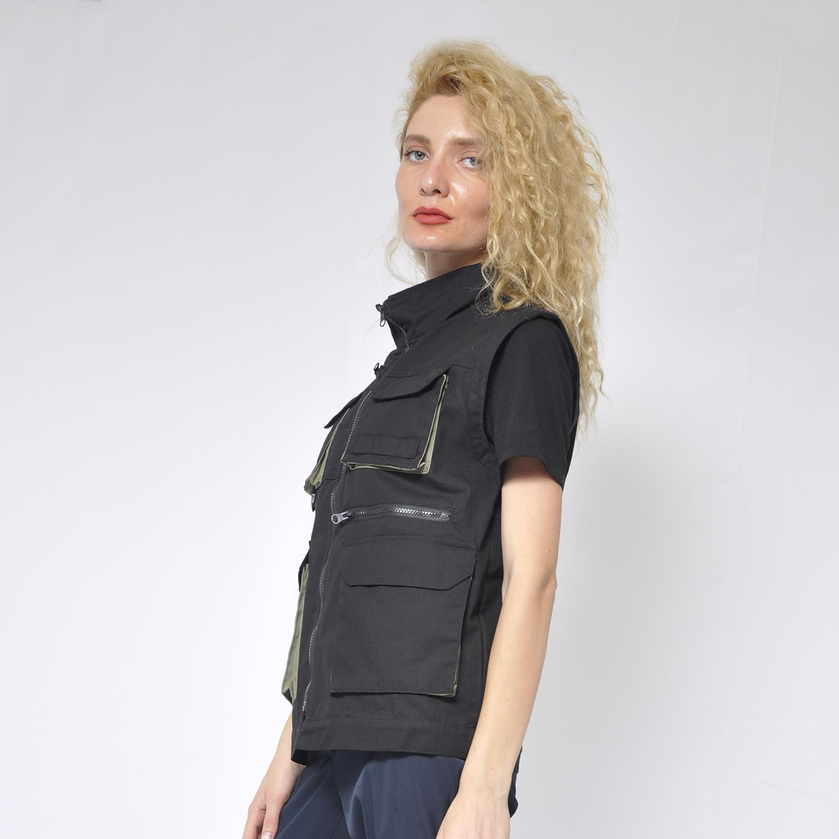 Multi pocket vest